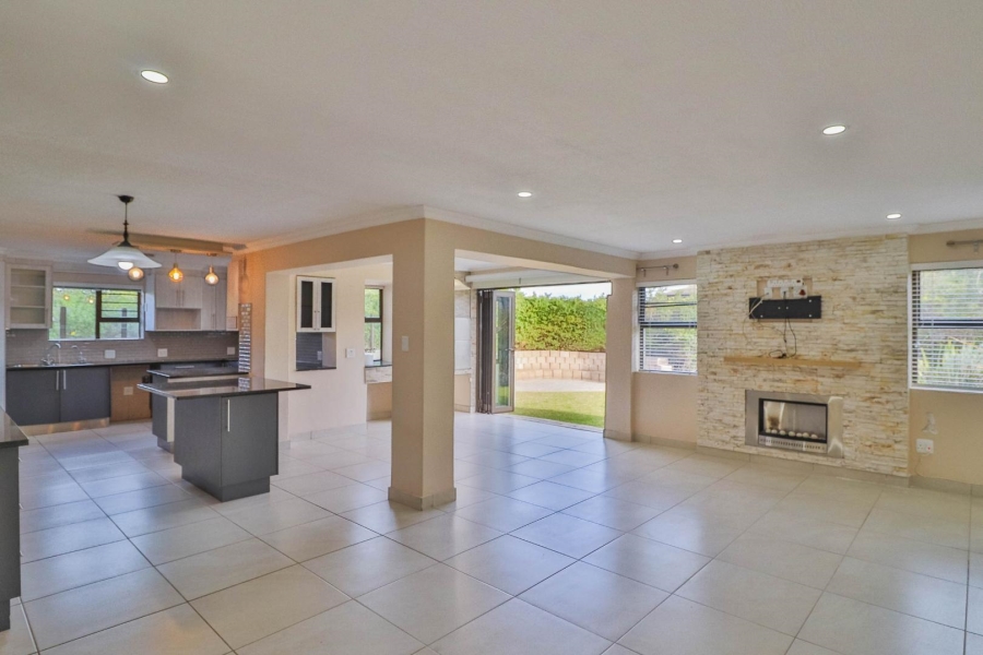 4 Bedroom Property for Sale in Hartenbos Landgoed Western Cape
